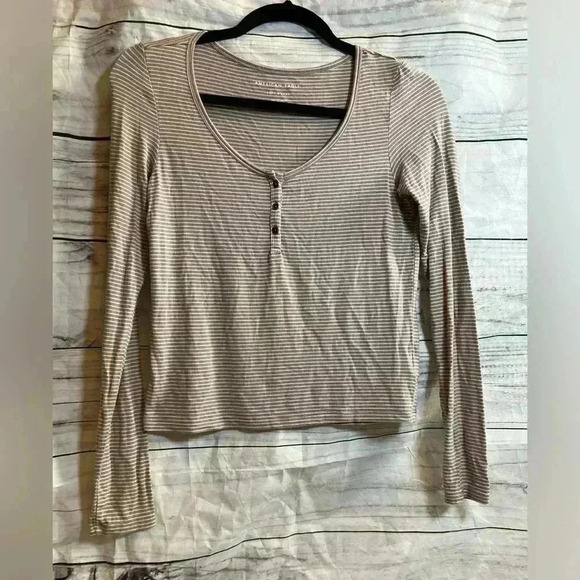 American eagle soft and sexy long sleeve half button top - Picture 1 of 5